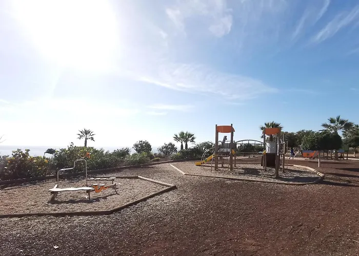 Daire Home2book Comfy With Ocean Views