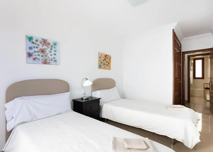 Daire Home2book Comfy With Ocean Views *